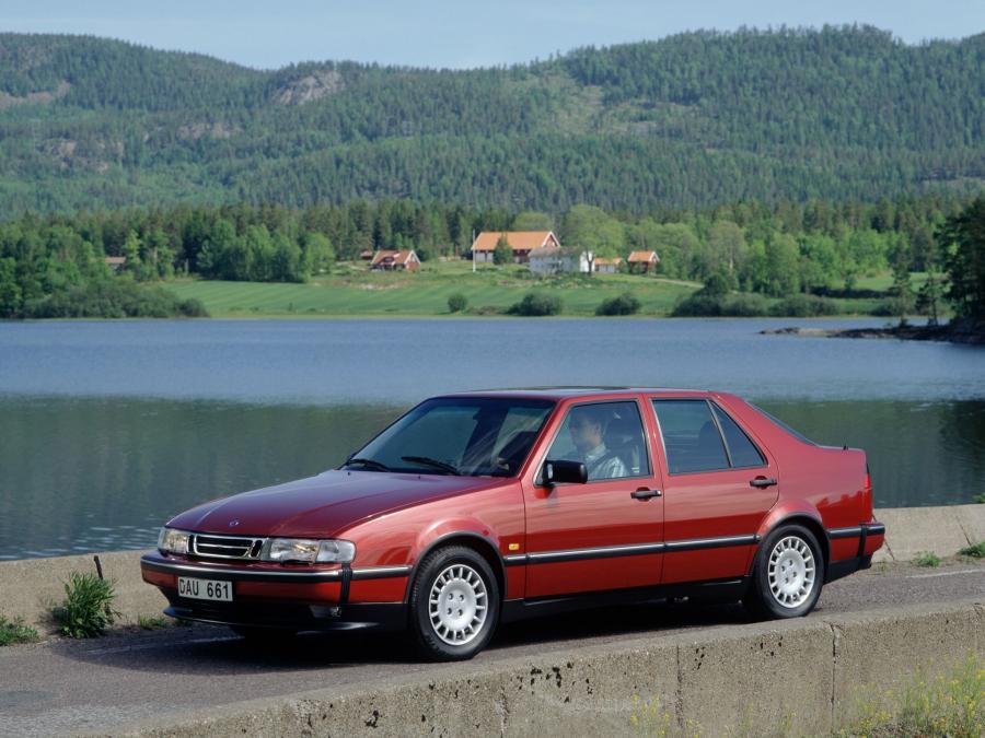  Saab 9000 CS 1996 года  (фото 9 из 16)